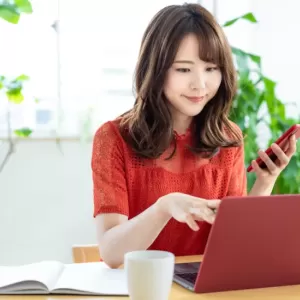 自分でできるPMS対策を始めよう！ライフスタイル改善のポイントを解説のサムネイル